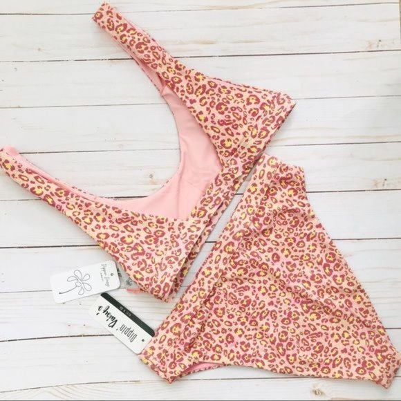Dippin Daisy’s Leopard Print Festival Bikini Set High Waist Ultra Bottom Top NWT - Picture 3 of 4